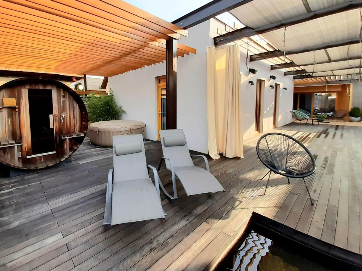 Vigeo Lounge B&B Coffee ボイニツェ エクステリア 写真