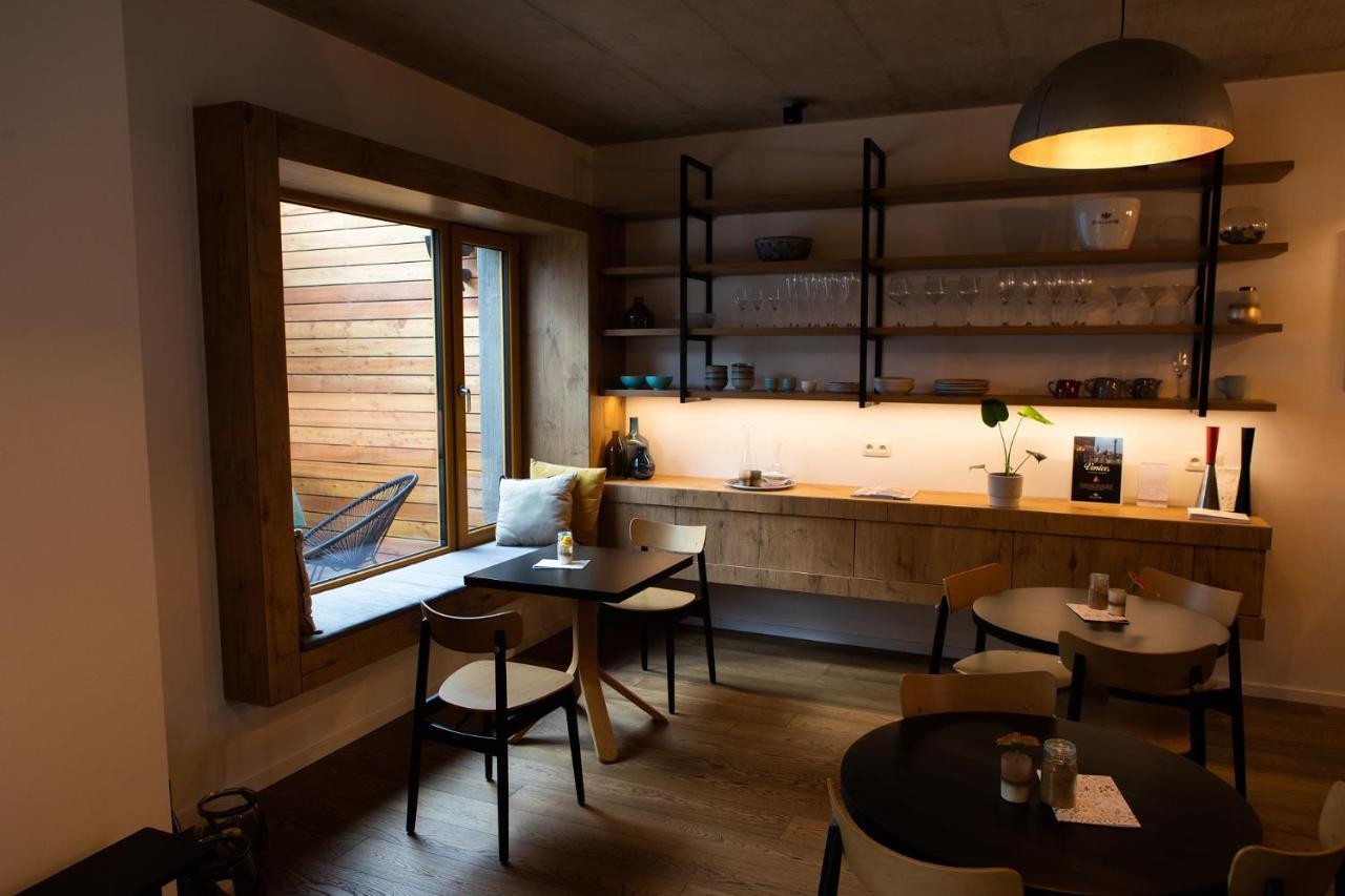Vigeo Lounge B&B Coffee ボイニツェ エクステリア 写真