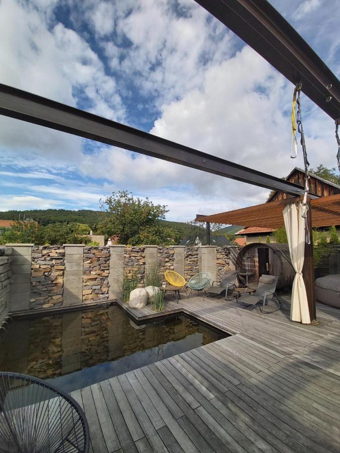 Vigeo Lounge B&B Coffee ボイニツェ エクステリア 写真