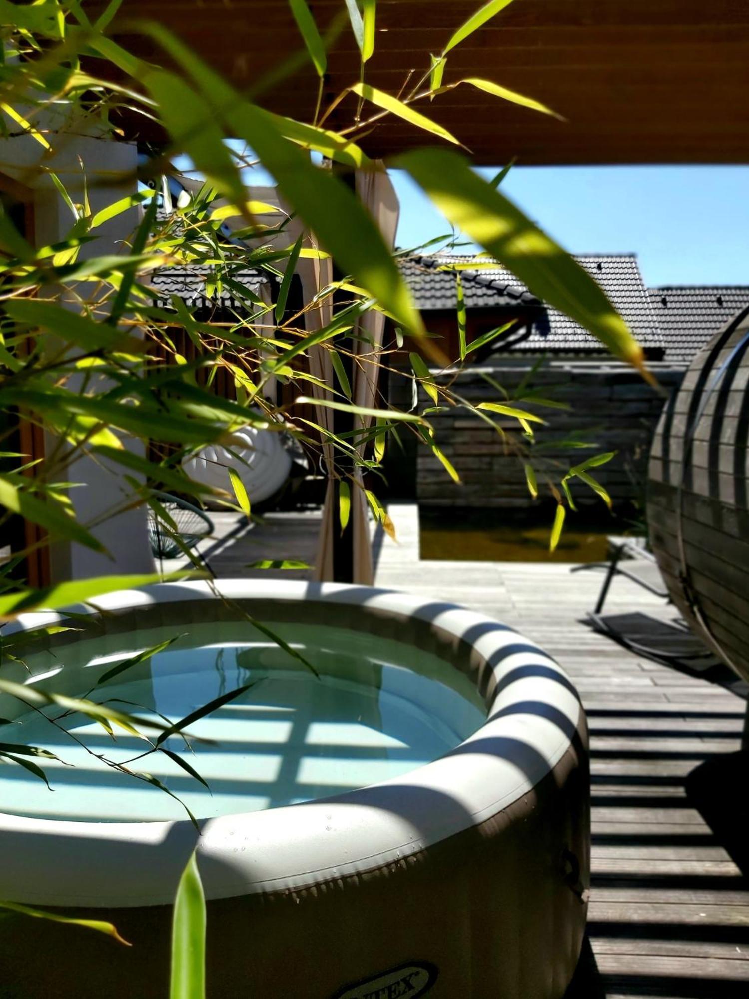 Vigeo Lounge B&B Coffee ボイニツェ エクステリア 写真